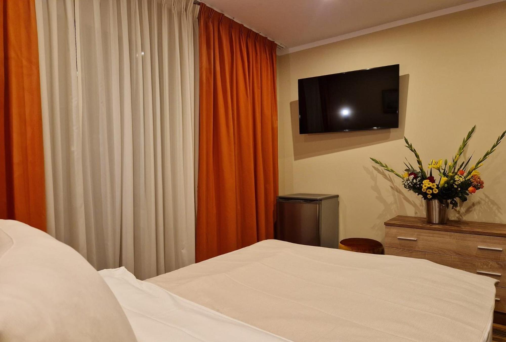 Hotel Post Нюртинген Экстерьер фото